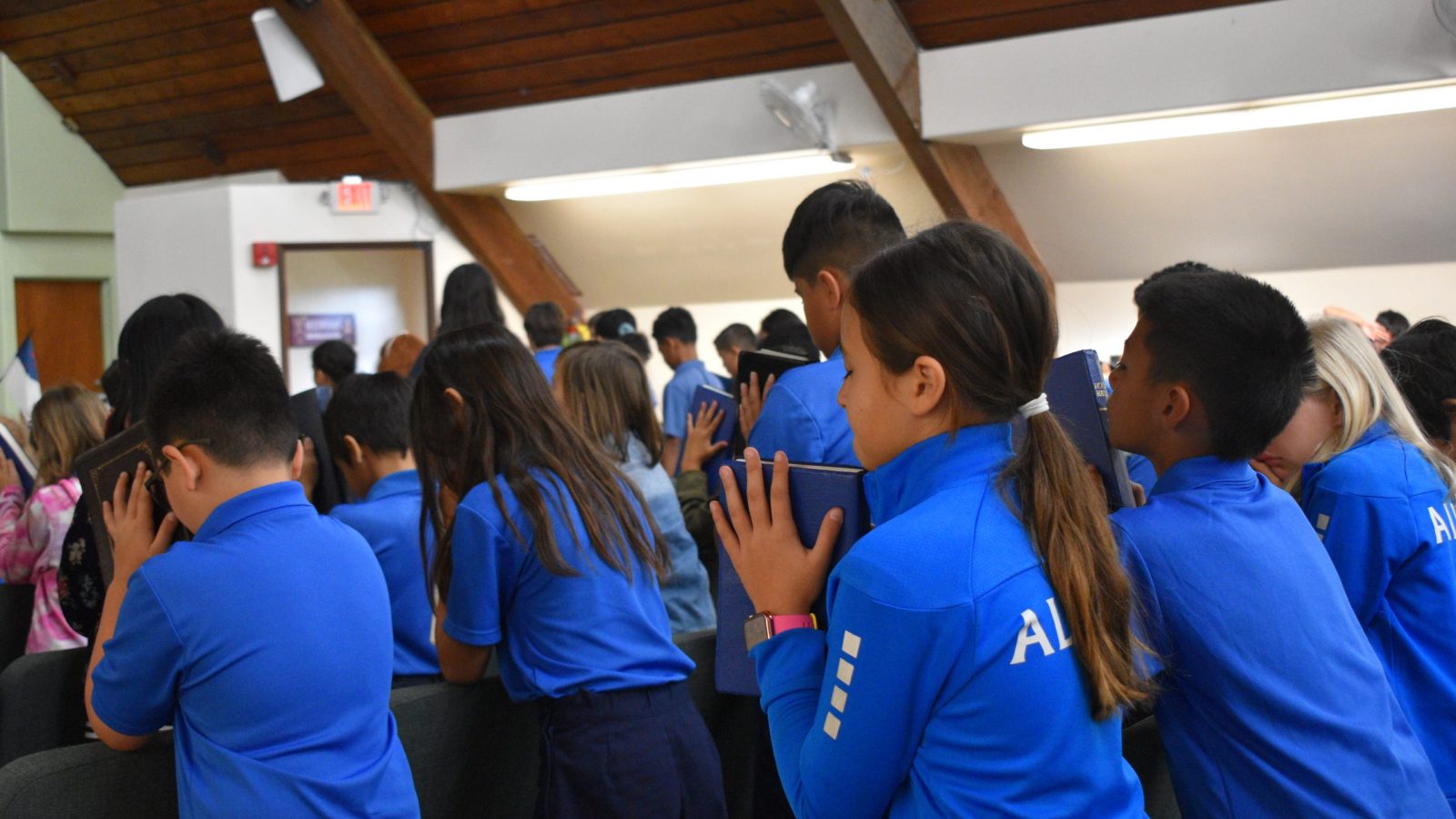 elementary praying